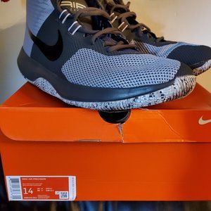 Men Nike Tennis Shoes (sz.14)